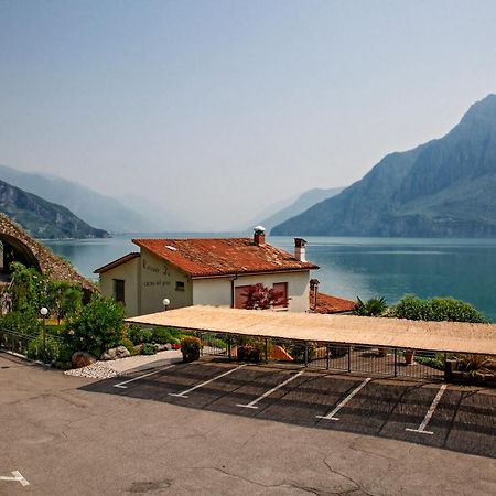Studio Zu - Lakeside Apartment Riva di Solto Extérieur photo