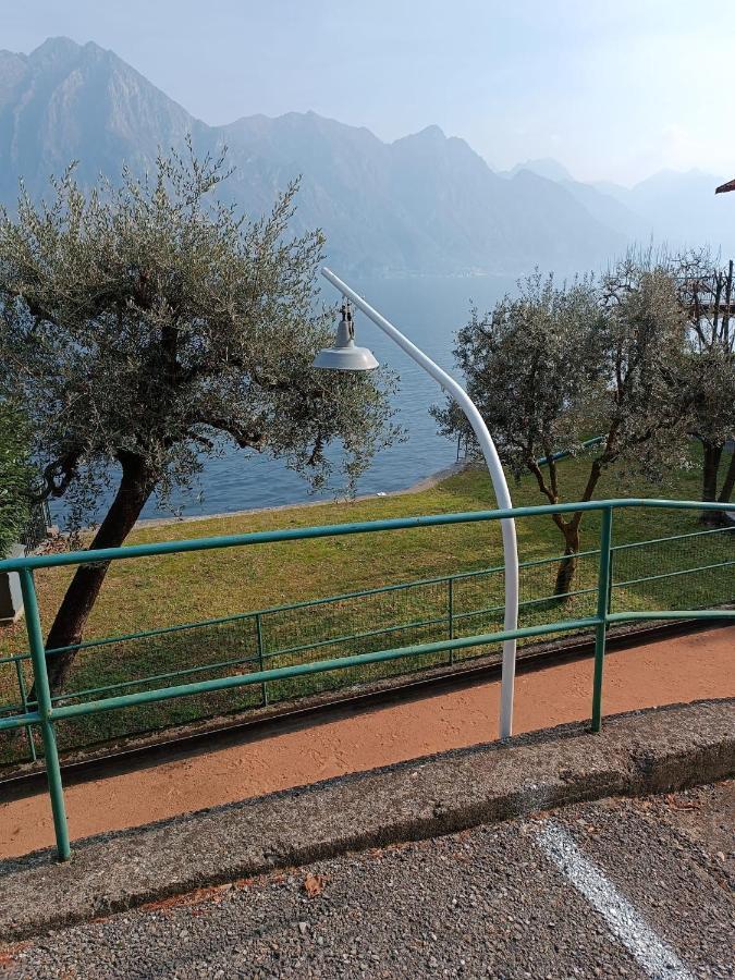 Studio Zu - Lakeside Apartment Riva di Solto Extérieur photo