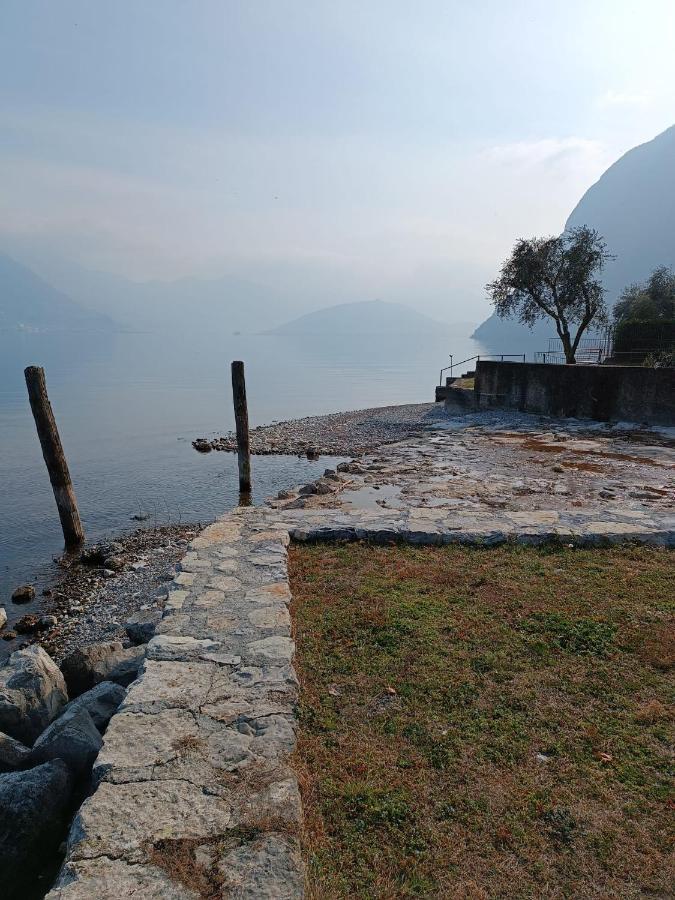 Studio Zu - Lakeside Apartment Riva di Solto Extérieur photo
