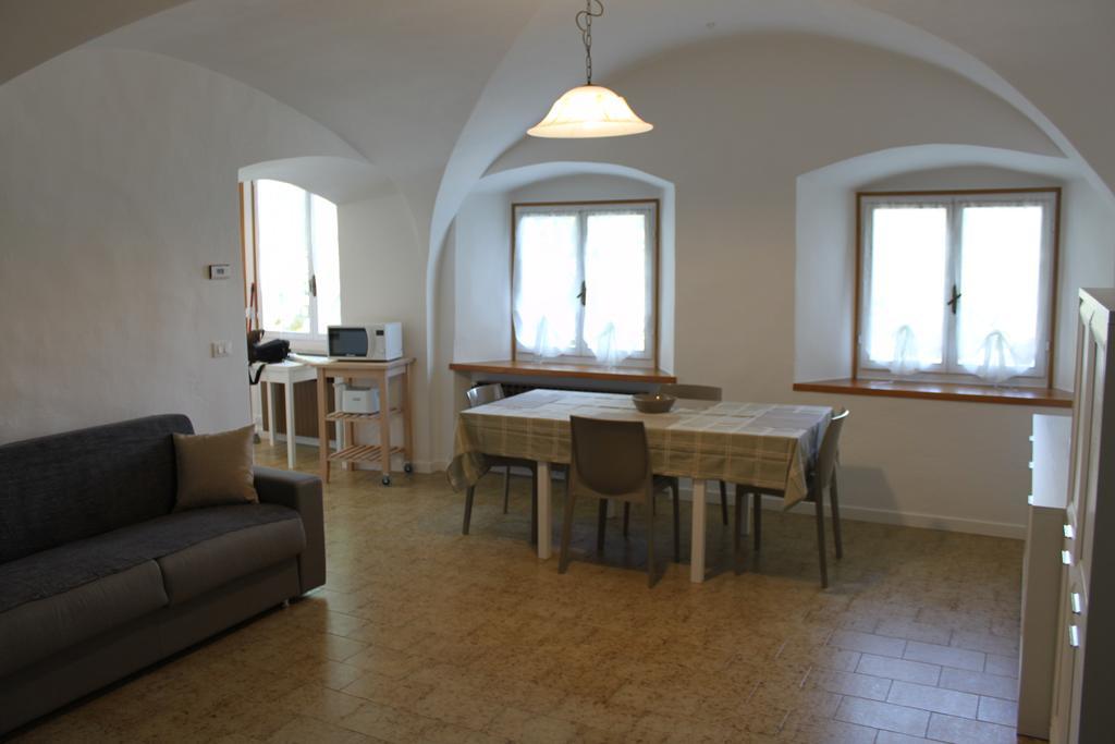Studio Zu - Lakeside Apartment Riva di Solto Extérieur photo